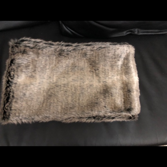 💖 beautiful loft soft scarf 🧣faux fur - Picture 6 of 7